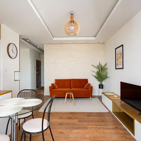 Saska With View By Bookinghost 바르샤바