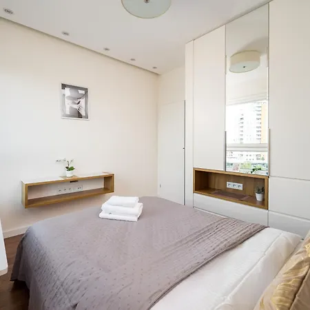 Saska With View By Bookinghost *