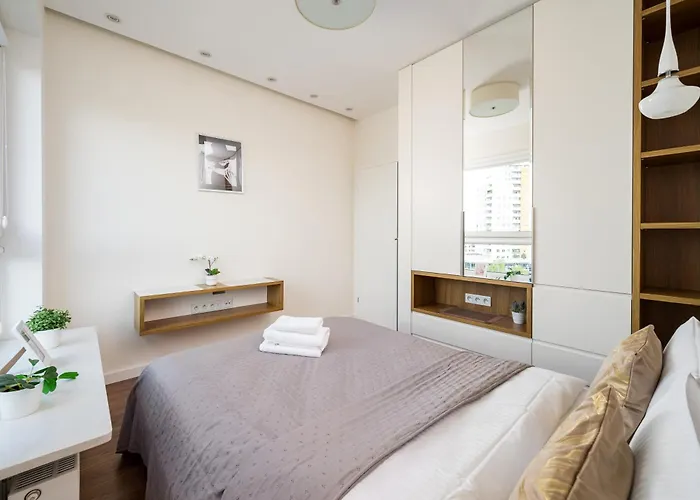 Saska With View By Bookinghost *