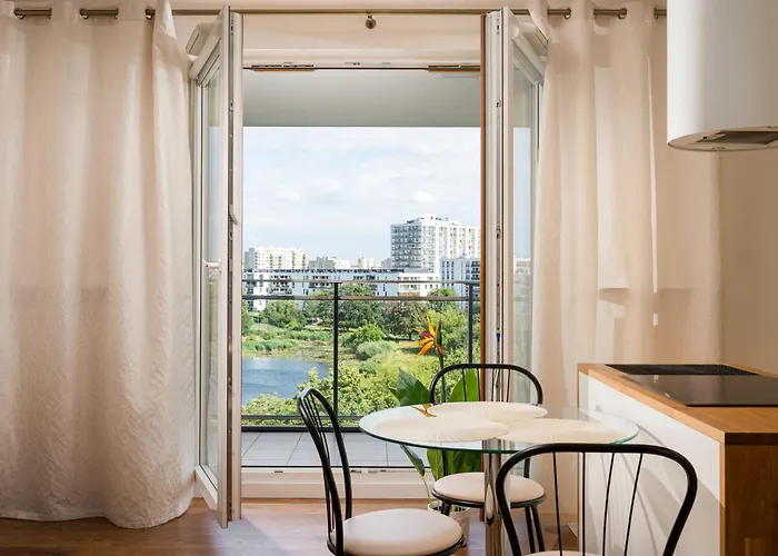 Saska With View By Bookinghost *