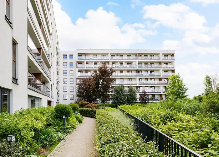 Saska With View By Bookinghost *